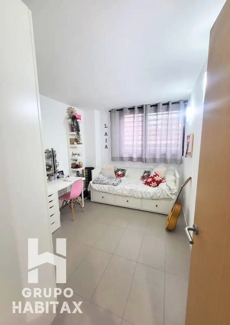 Bedroom of Duplexes for sale in Santa Coloma de Gramenet
