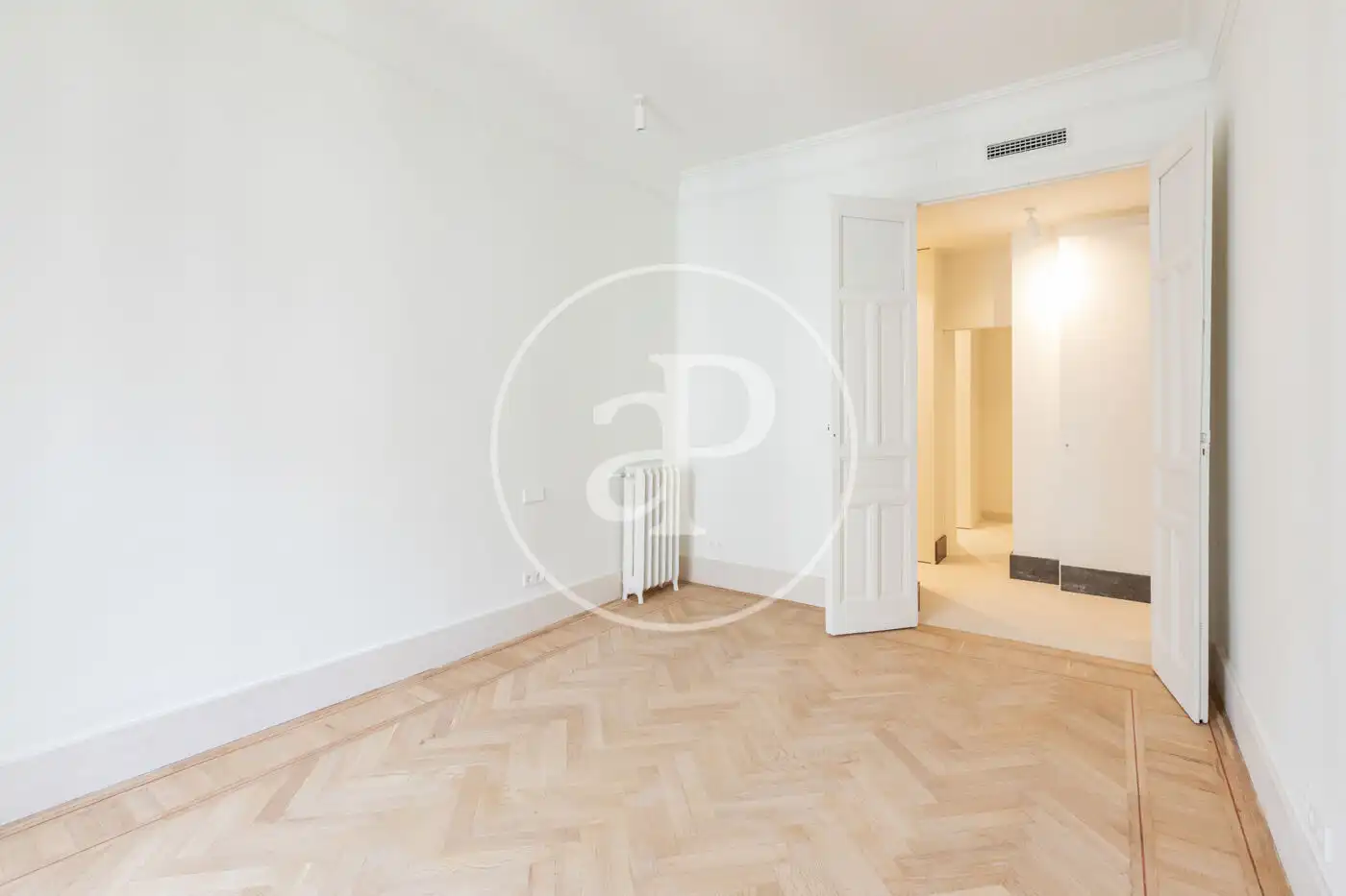 Schlafzimmer von Wohnung zur Miete in Madrid mit Klimaanlage, Heizung und Möbliert