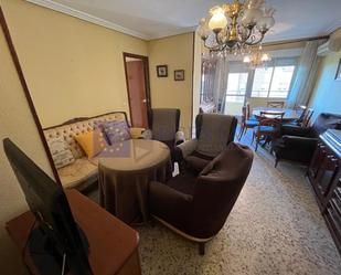 Sala d'estar de Pis de lloguer en Cáceres Capital amb Terrassa i Balcó