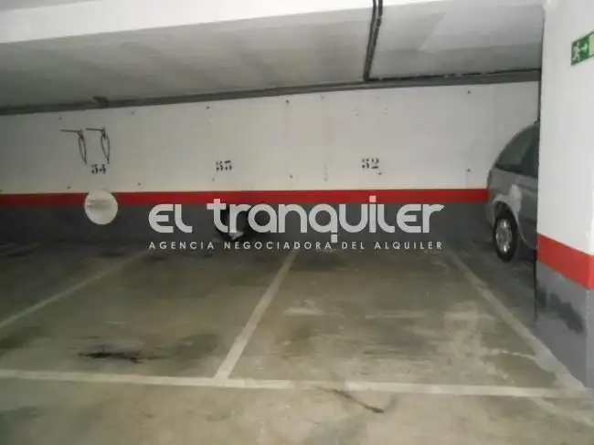 Aparcament de Pis en venda en Madrid amb Aire condicionat, Parquet i Piscina