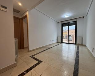 Duplex to rent in  Madrid Capital  with Air Conditioner, Heating and Storage room