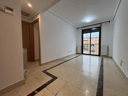 Duplex to rent in  Madrid Capital  with Air Conditioner, Heating and Storage room