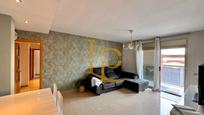 Sala d'estar de Pis en venda en Cerdanyola del Vallès amb Aire condicionat, Calefacció i Jardí privat