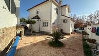 Vista exterior de Casa o xalet en venda en Sevilla la Nueva amb Aire condicionat, Calefacció i Parquet