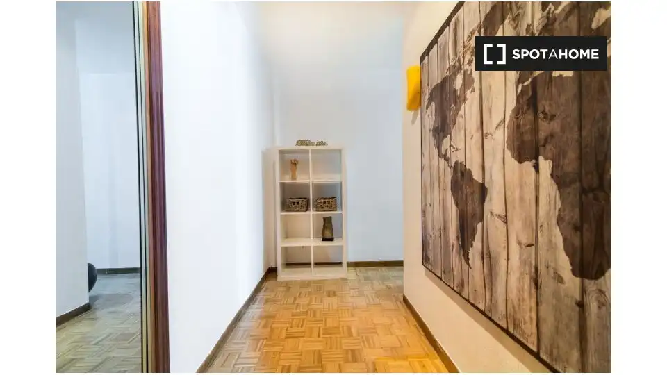 Flat for share in Madrid  with Air Conditioner, Heating and Furnished