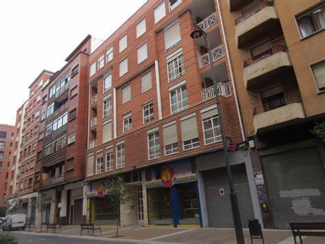 Local comercial en Venta en Calle Oviedo en Jesuitas