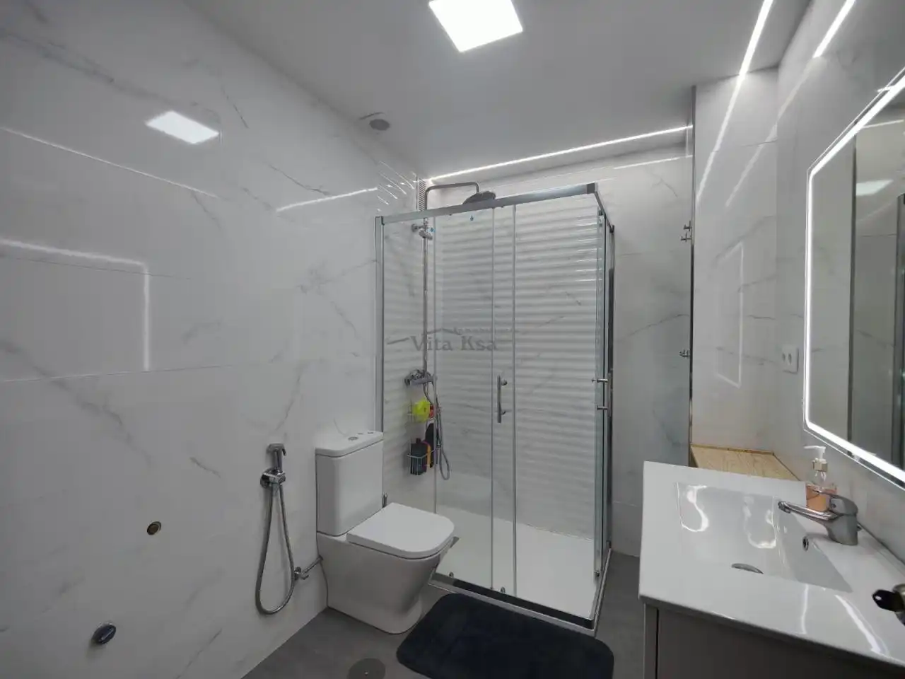 Bathroom of Flat for sale in Ourense Capital   with Heating, Storage room and Balcony