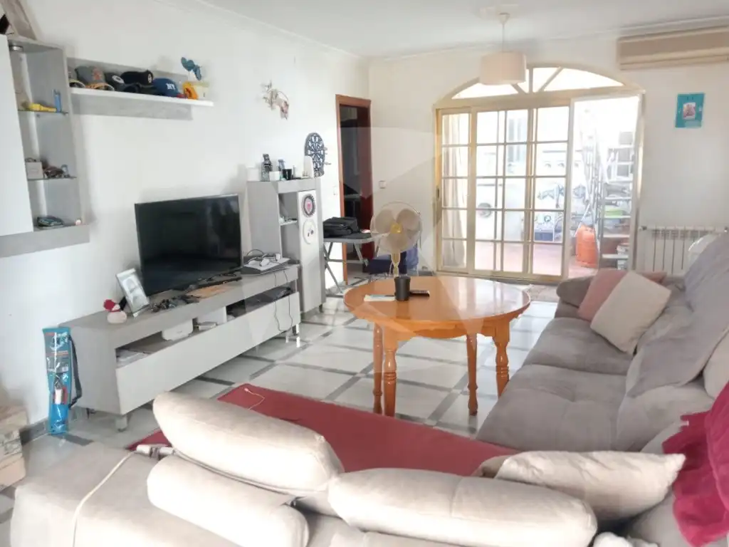 House with balcony for sale in Calle Cespedes, imagen 13