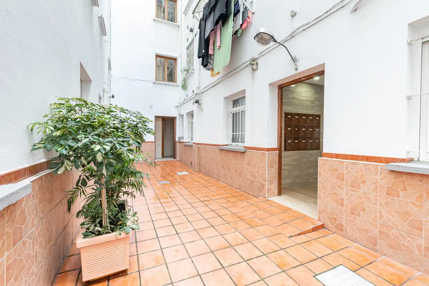 Vista exterior de Planta baja en venta en Oviedo  con Calefacción y Amueblado