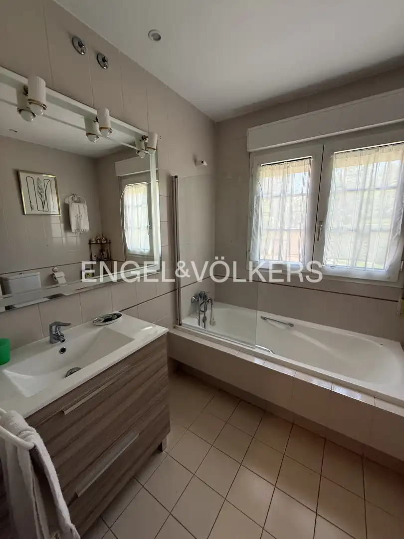 Baño de Casa o chalet en venta en Villaviciosa de Odón con Calefacción, Jardín privado y Terraza