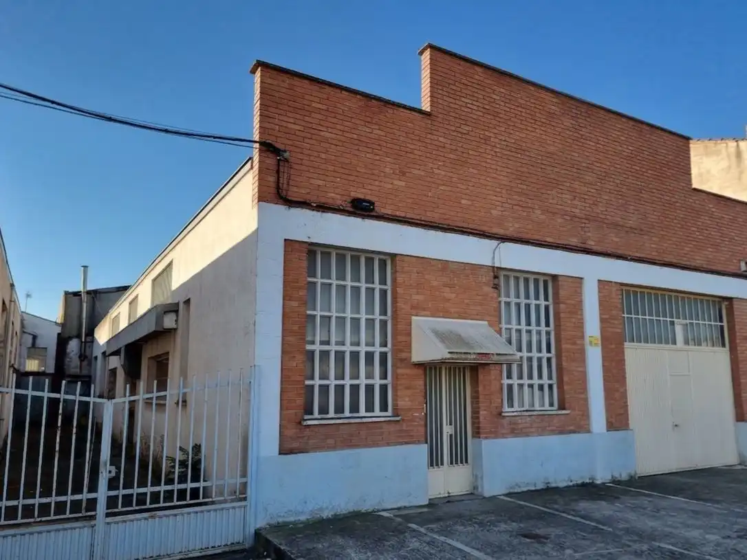 Vista exterior de Local de lloguer en  Logroño amb Aire condicionat i Calefacció