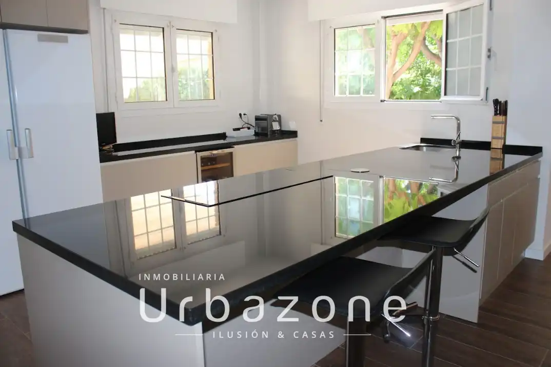 Vista exterior de Casa o chalet en venta en Mutxamel con Aire acondicionado, Calefacción y Jardín privado