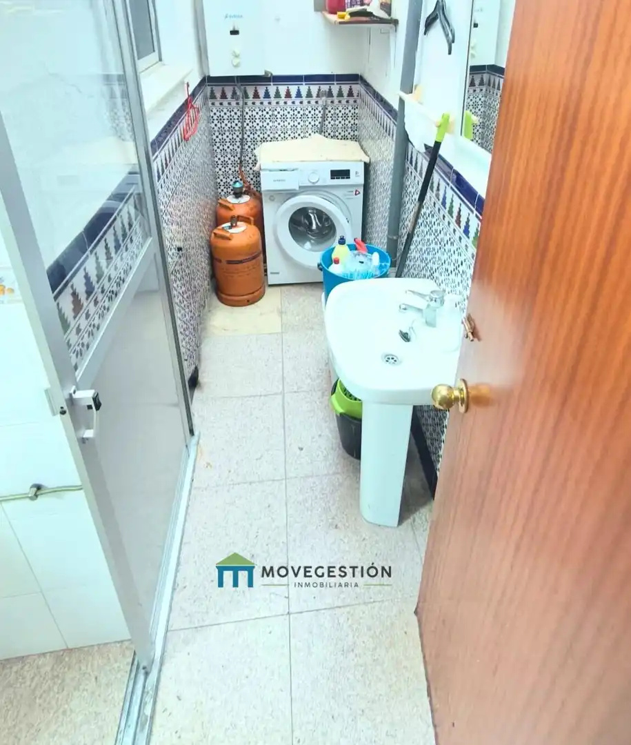 Cuina de Planta baixa en venda en Ubrique amb Moblat