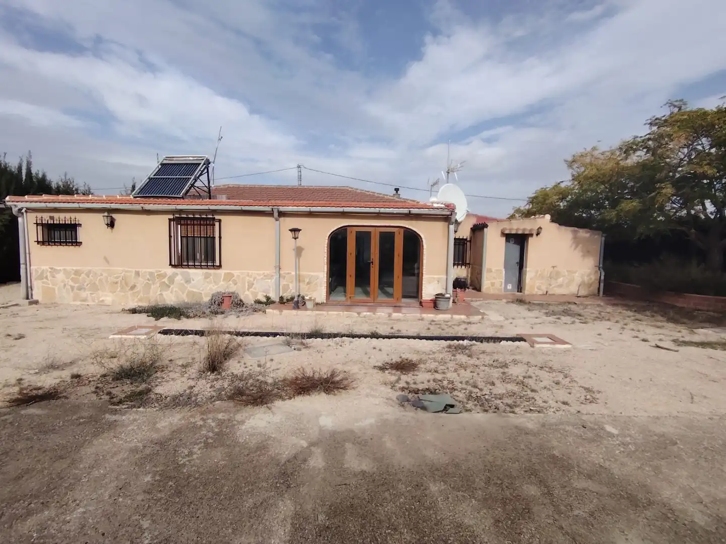 Vista exterior de Casa o xalet en venda en Beneixama amb Aire condicionat, Calefacció i Jardí privat
