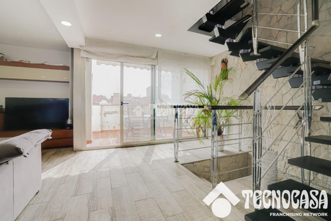 Sala de estar de Casa o chalet en venta en Badalona con Calefacción, Terraza y Trastero