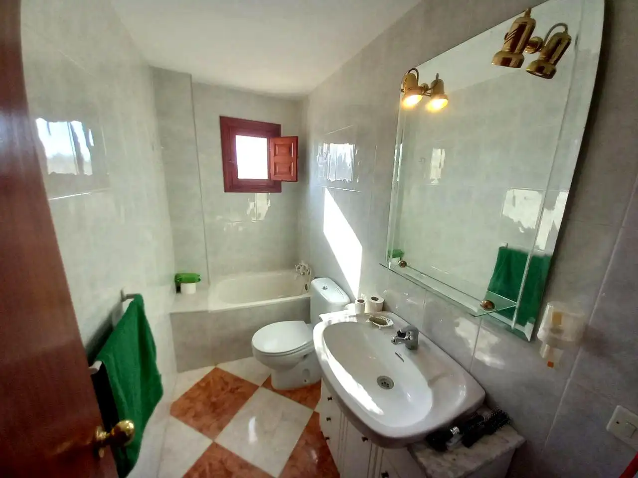 Baño de Casa o chalet en venta en Codo con Jardín privado, Trastero y Balcón