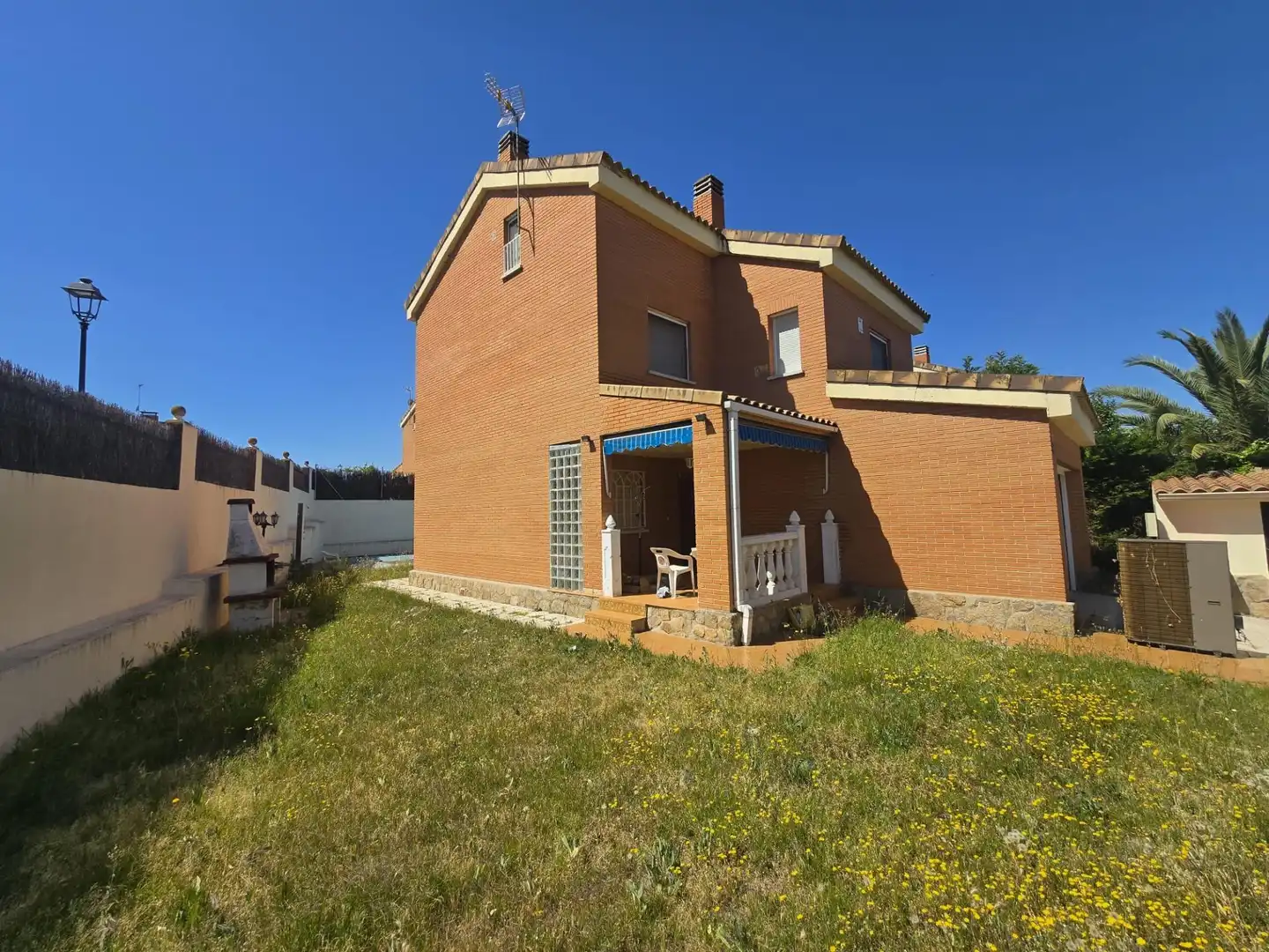 Exterior view of Houses for sale in Moraleja de Enmedio