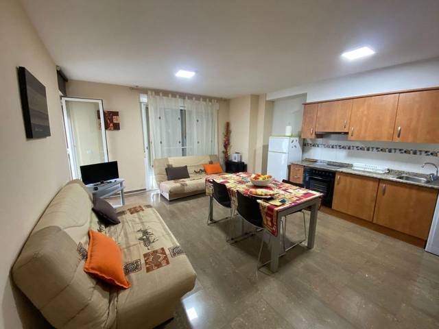 Piso en Alquiler en Calle TEROL en Les Coves de Vinromà