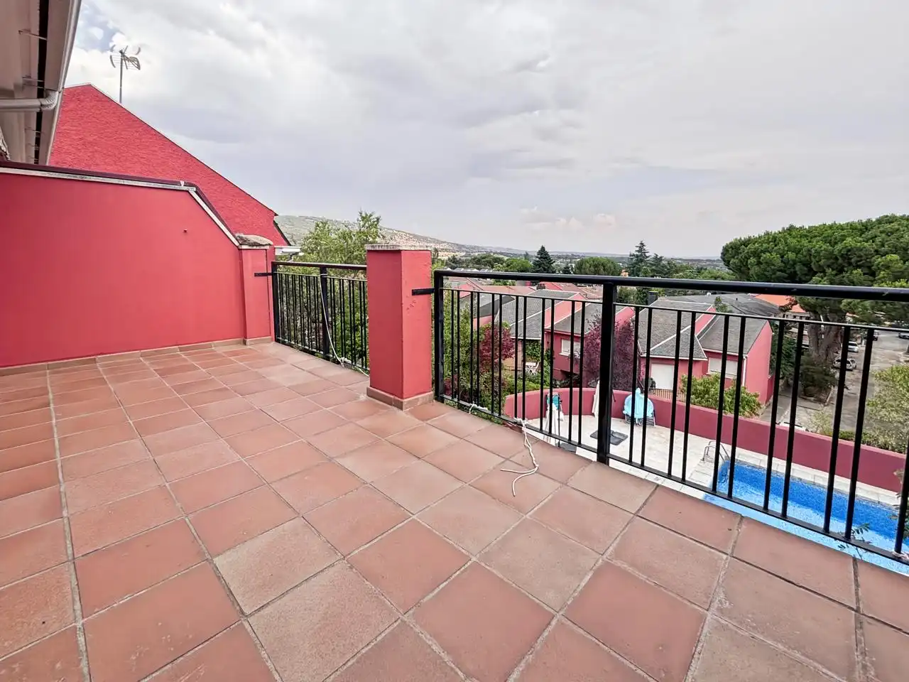 Terrassa de Casa o xalet en venda en Collado Mediano amb Aire condicionat, Terrassa i Piscina comunitària