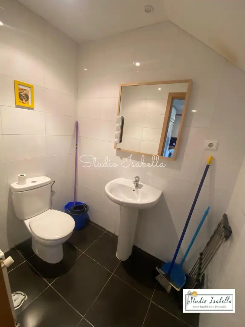 Baño de Dúplex de alquiler en Toledo con Aire acondicionado, Calefacción y Amueblado