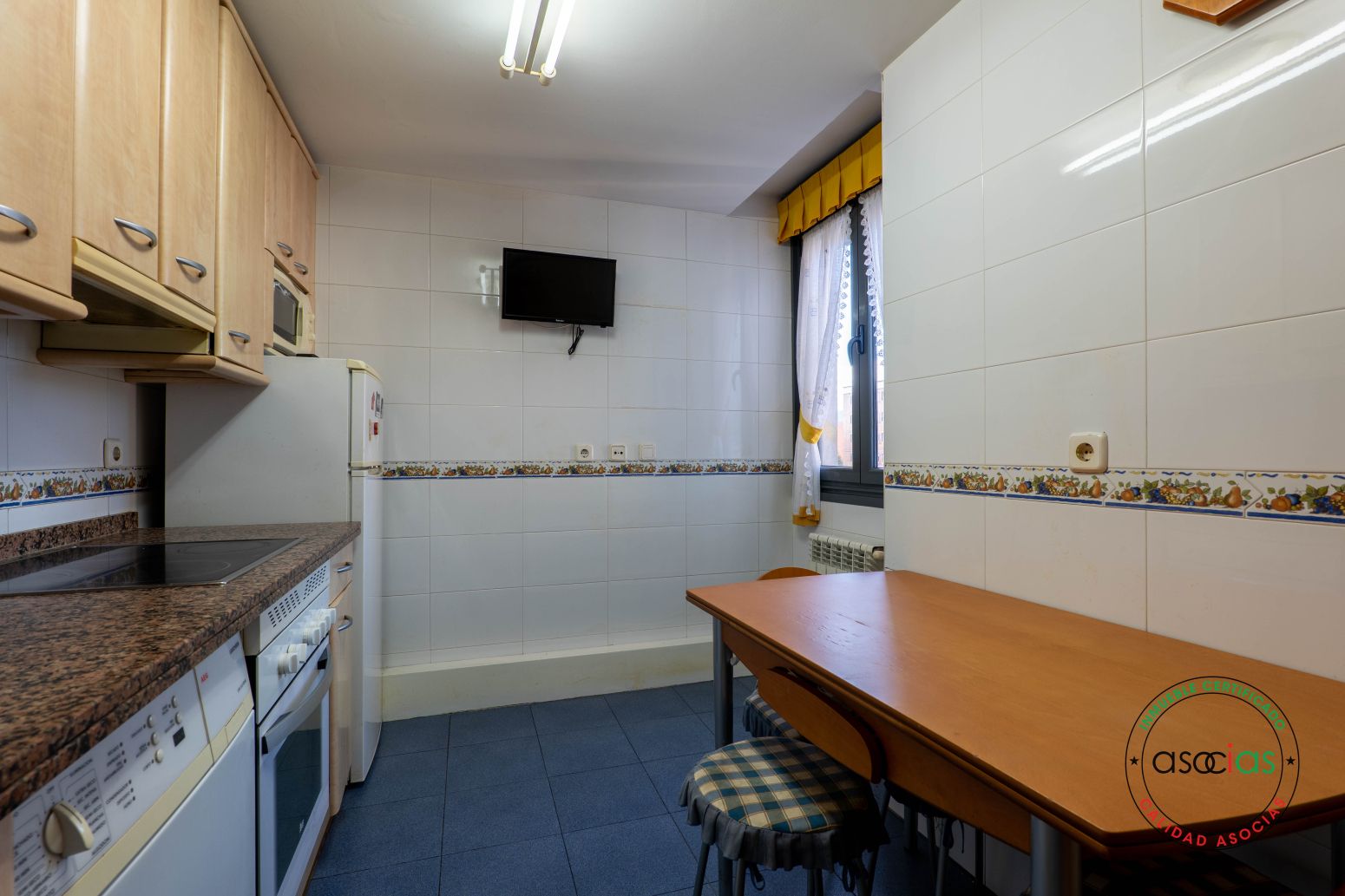 Kitchen of Flat for sale in Gijón   with Heating, Parquet flooring and Storage room