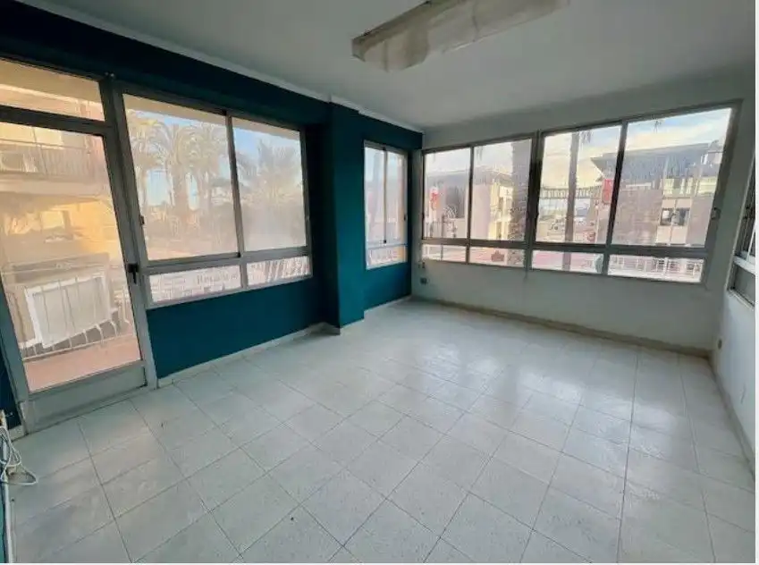 Habitación de Piso en venta en Castellón de la Plana / Castelló de la Plana con Terraza
