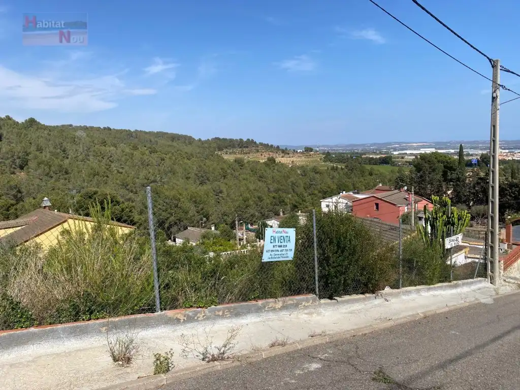 Residential land for sale in Calle Pamplona-Priorat 4