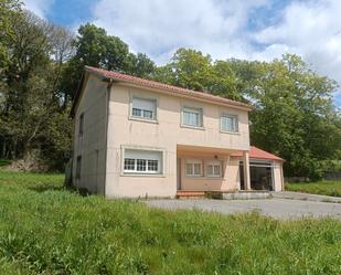 Vista exterior de Casa o xalet en venda en Aranga amb Calefacció, Jardí privat i Traster