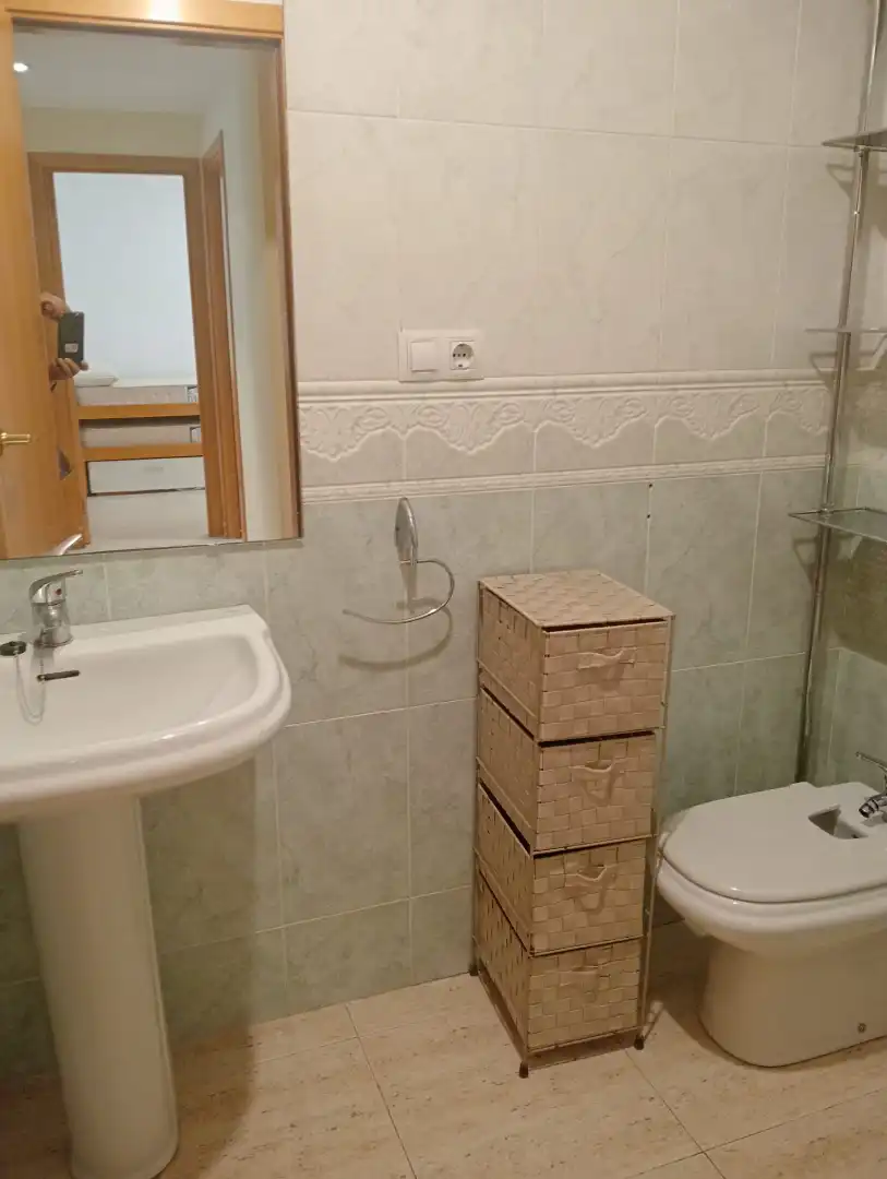 Baño de Piso de alquiler en Benicarló con Aire acondicionado, Terraza y Piscina
