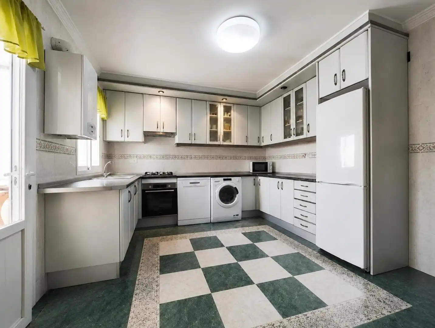 Kitchen of Houses for sale in Puertollano  with Air Conditioner, Heating and Terrace