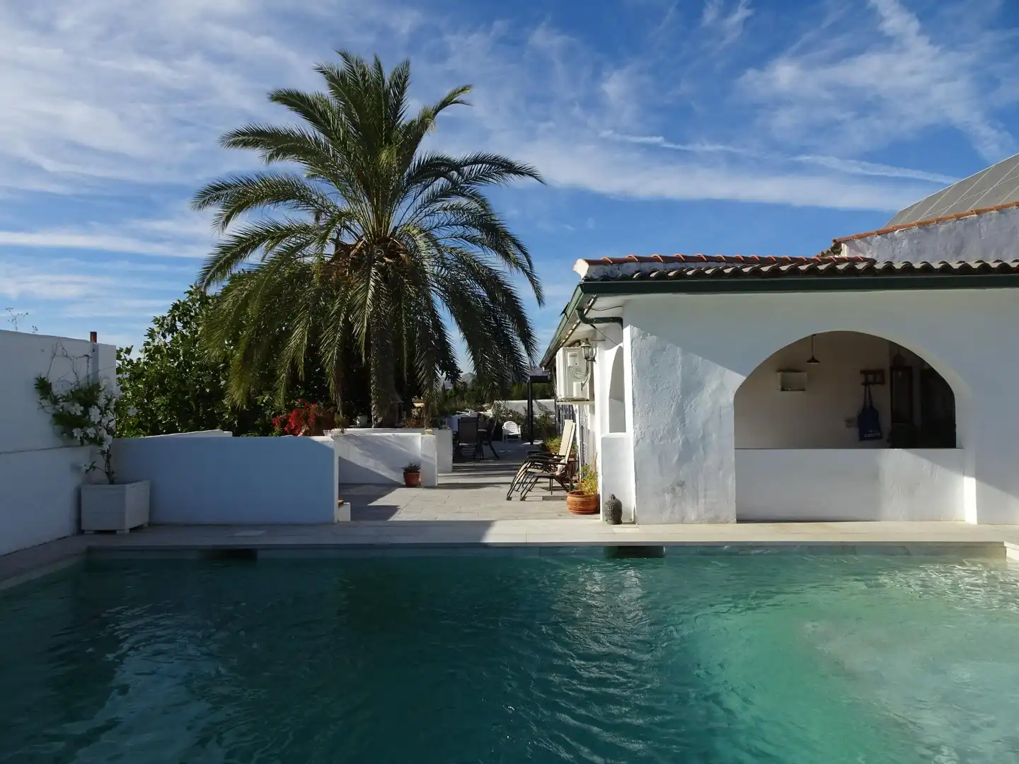 Casa rústica con piscina en venta en Nueva Aljaima - Las Tres Leguas - Los Mondeños