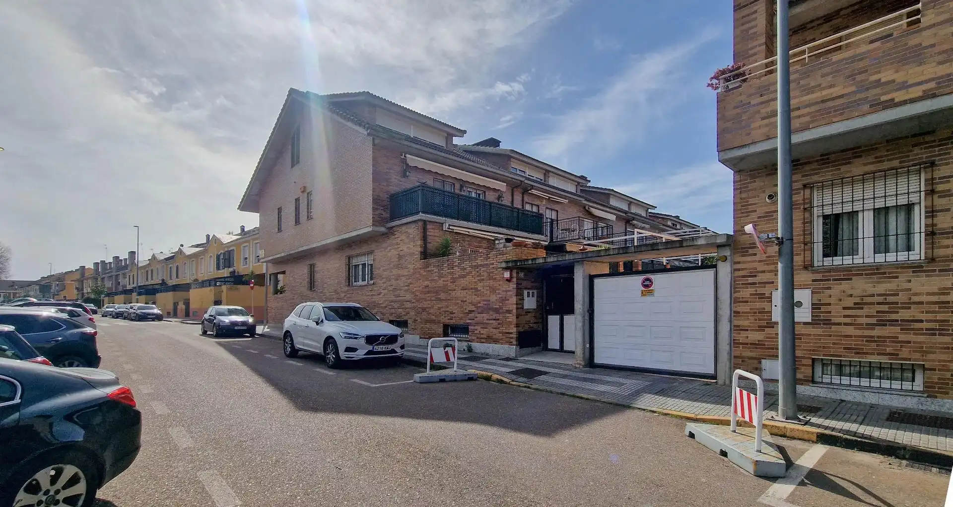 Vista exterior de Casa adosada en venda en Badajoz amb Aire condicionat, Jardí privat i Terrassa