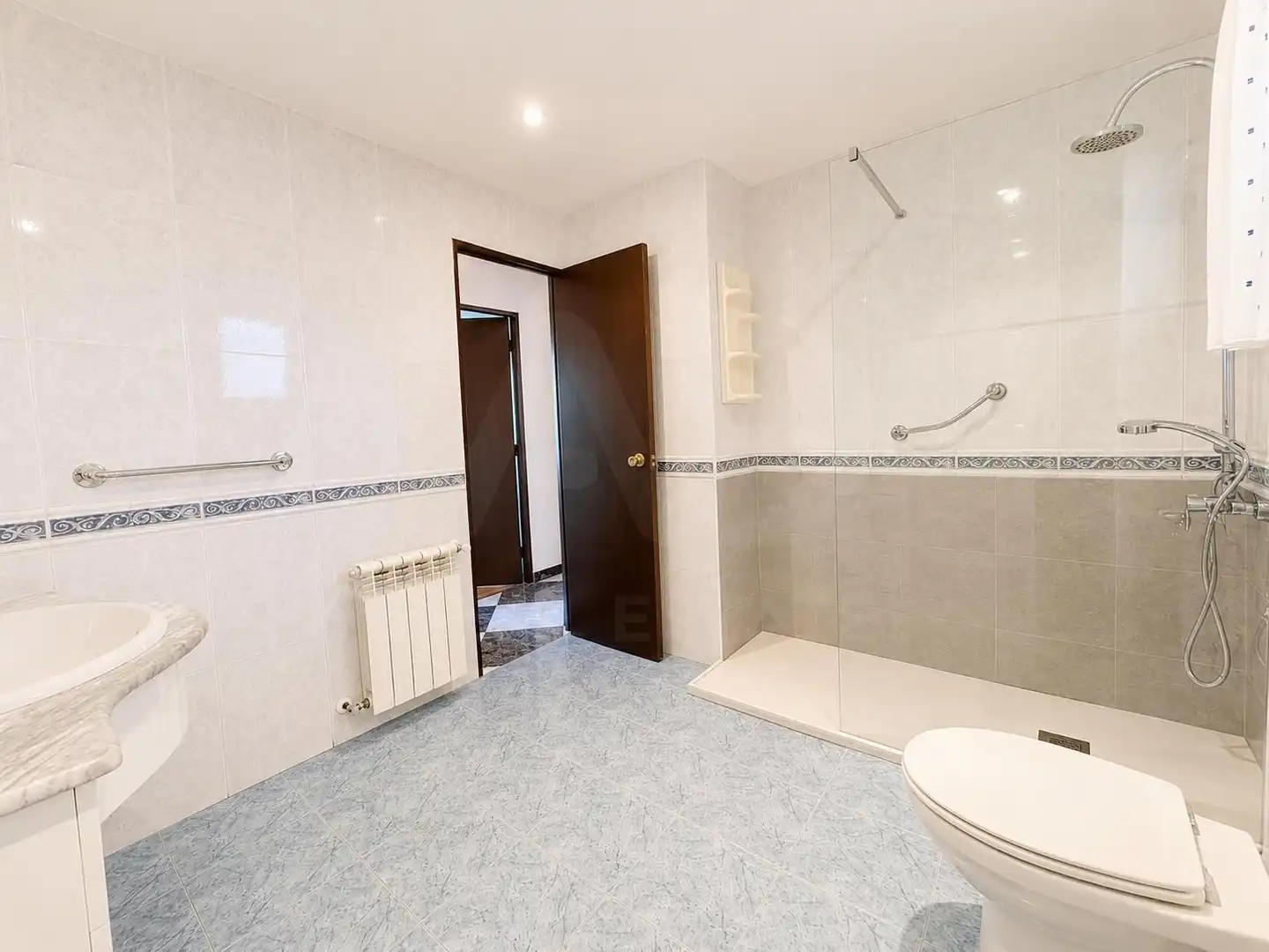 Baño de Piso en venta en Madrid con Aire acondicionado, Calefacción y Terraza