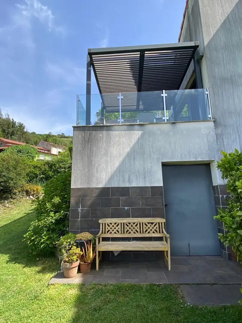 Terrassa de Casa o xalet en venda en Sariego amb Calefacció, Terrassa i Traster