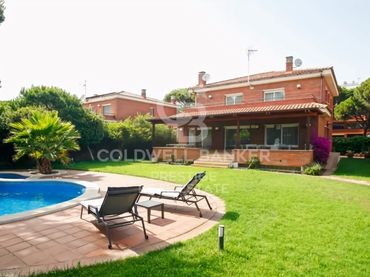 Casa con piscina in vendita a Calle Cunit