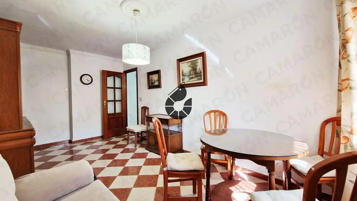 Sala d'estar de Planta baixa en venda en Coria del Río amb Moblat