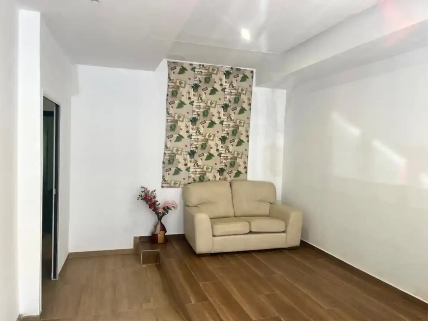 Sala d'estar de Pis en venda en Monistrol de Montserrat amb Aire condicionat, Jardí privat i Moblat