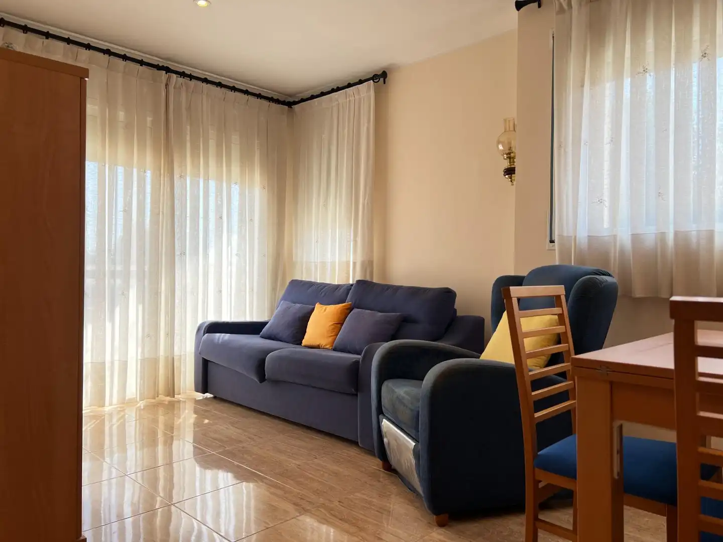 Sala de estar de Apartamento en venta en Sant Pere Pescador con Aire acondicionado, Calefacción y Balcón