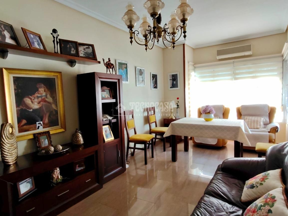 Living room of Flat for sale in Úbeda  with Air Conditioner, Heating and Balcony