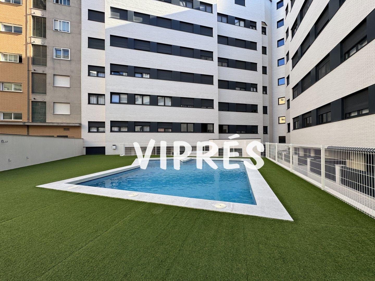 Piscina de Pis en venda en Cáceres Capital amb Aire condicionat, Calefacció i Piscina