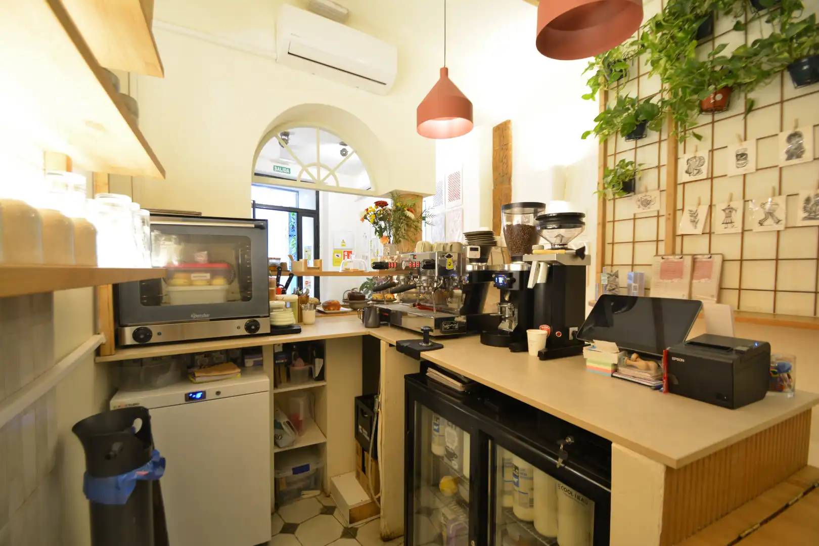 Kitchen of Commercial properties for transfer in Madrid  with Air Conditioner and Heating