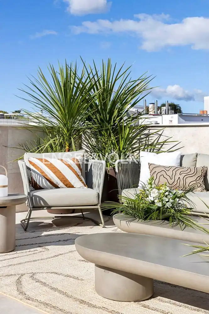 Terrassa de Àtic de lloguer en Madrid amb Aire condicionat, Calefacció i Jardí privat