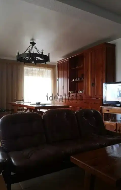 Sala de estar de Casa o chalet en venta en Cardeñuela Riopico con Calefacción, Jardín privado y Amueblado