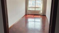 Sala d'estar de Pis en venda en Ourense Capital  amb Calefacció, Parquet i Traster
