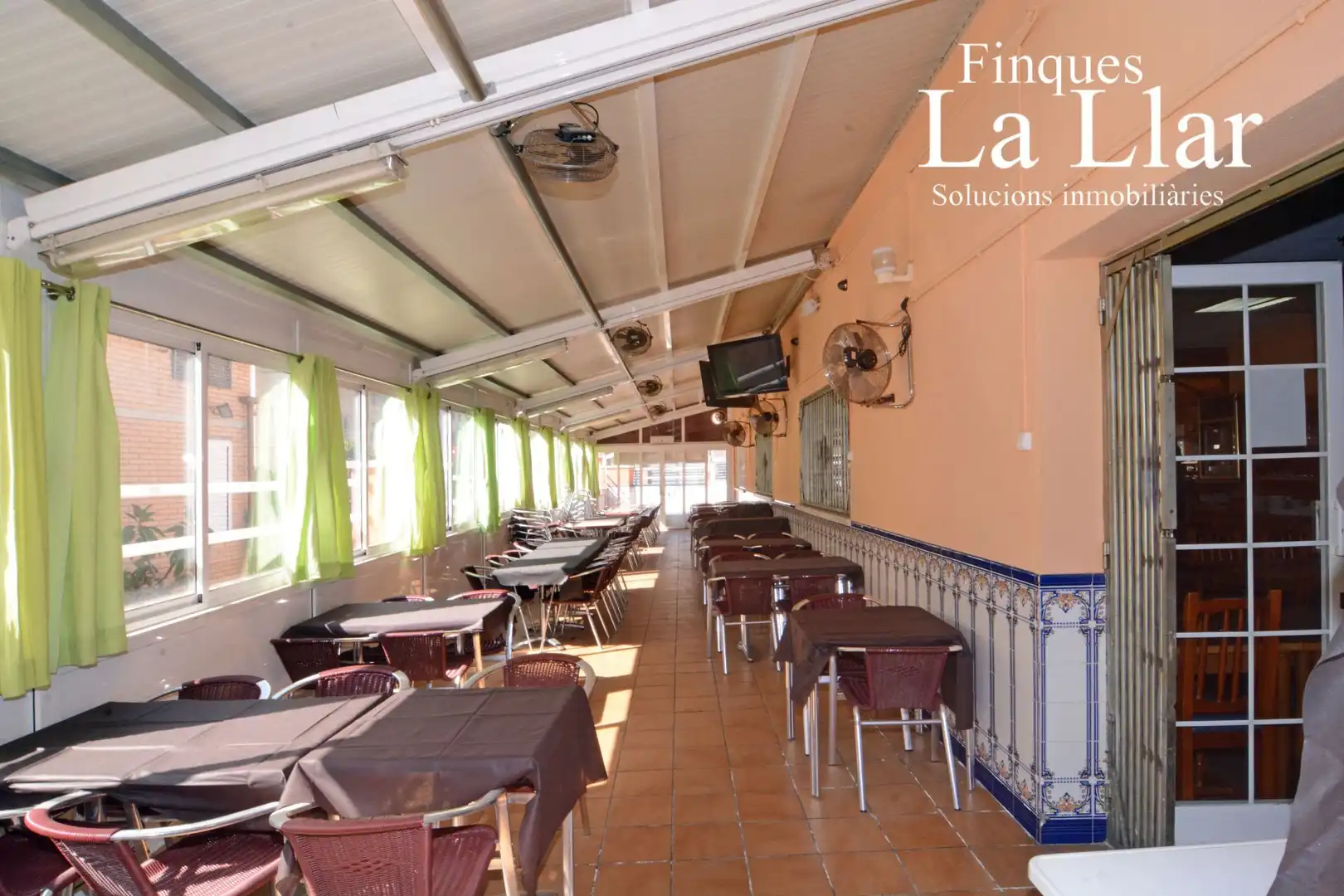 Commercial properties for sale in d'Ernest Lluch, Torrent Ballester