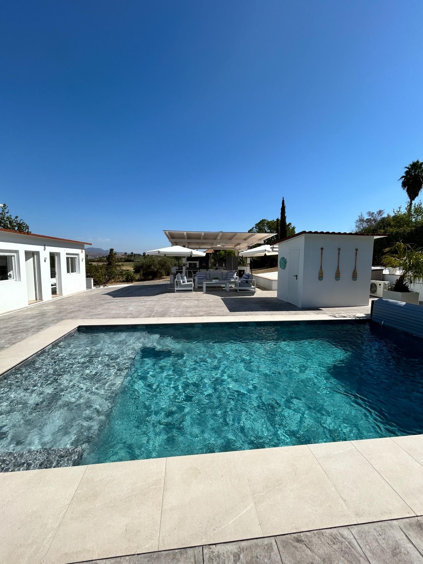 Swimming pool of House or chalet for sale in Cártama  with Air Conditioner, Heating and Private garden