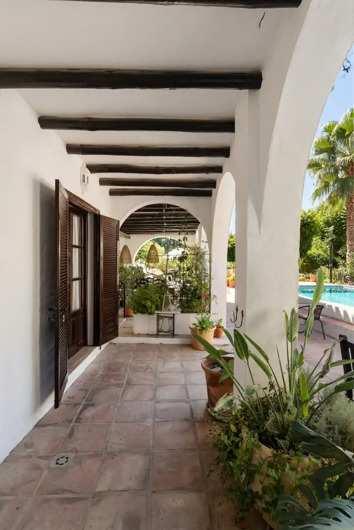 Country house zum Verkauf in Estepona mit Klimaanlage, Privatgarten und Terrasse