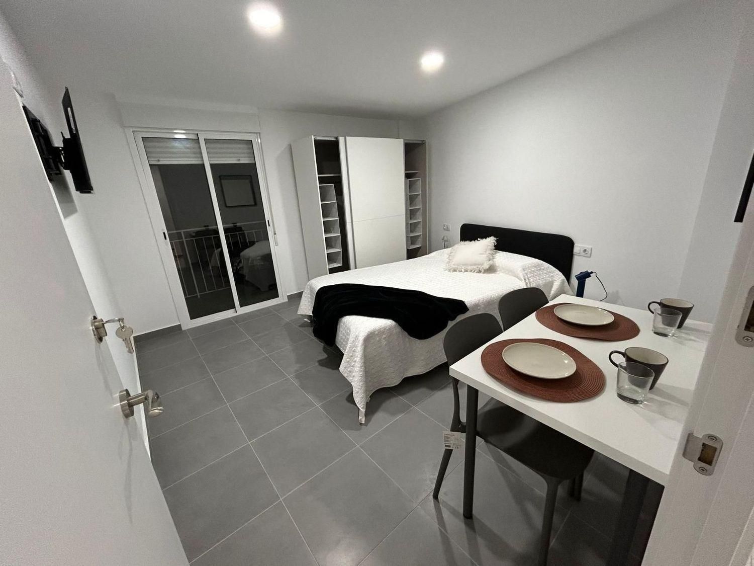 Dormitori de Apartament en venda en Elche / Elx amb Terrassa, Traster i Moblat