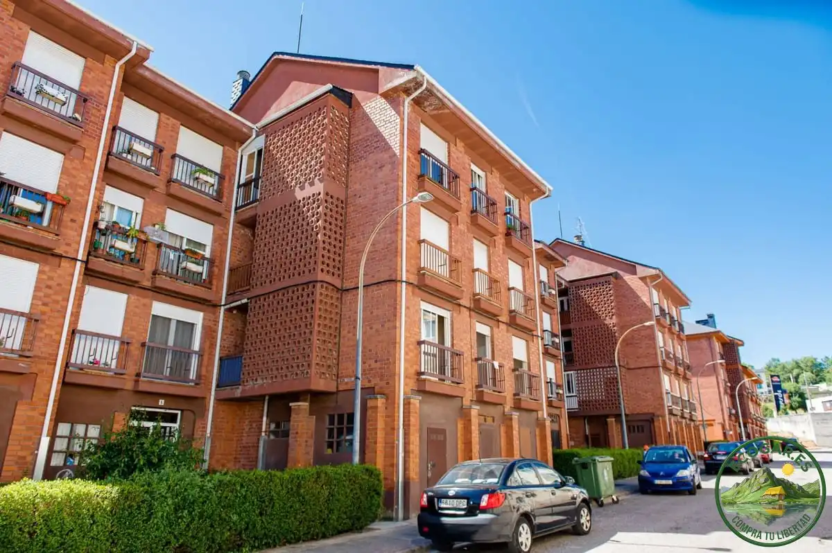 Exterior view of Flat for sale in Vega de Espinareda  with Heating, Private garden and Storage room