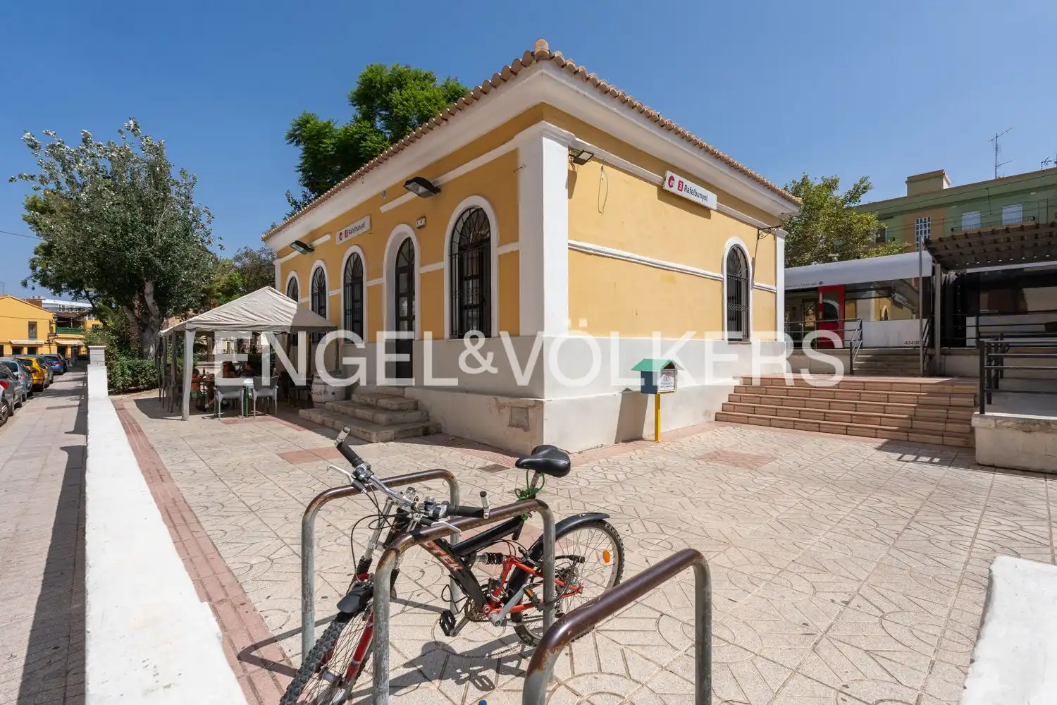 Vista exterior de Piso en venta en Rafelbuñol / Rafelbunyol con Aire acondicionado, Calefacción y Parquet
